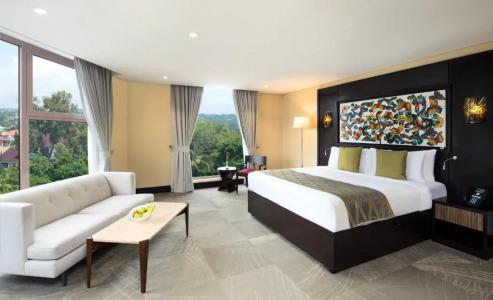 Ramada By Wyndham - 120