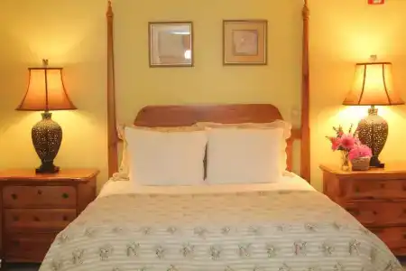 Hillwinds Inn - - 1