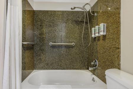 Best Western Pier Point Inn - 9