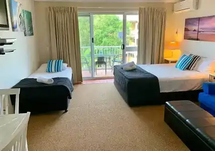 Outrigger Burleigh - 103