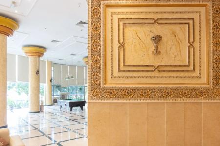 Crown Palace & Suites - 10