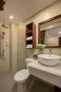 Vision Premier & Spa - 61