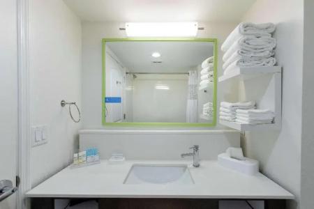 Hampton Inn - 114