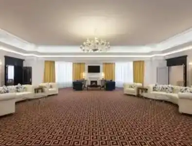 Ramada Plaza - 5