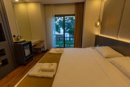 Santana Otel - 142