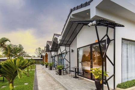 Sandy Clay Bungalows - 22
