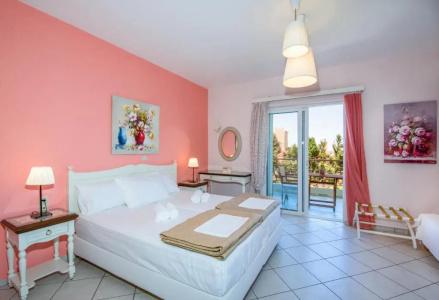 Stamatakis Boutique Studios - 144