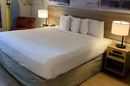 Days Inn by Wyndham Airport Fair and Expo Center - 16