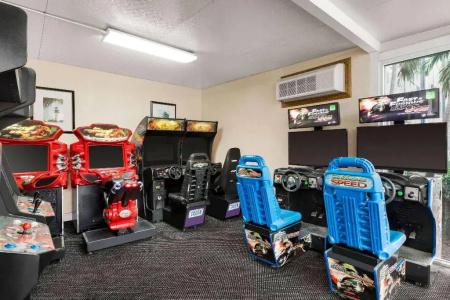 Days Inn by Wyndham Miami International Airport - 27