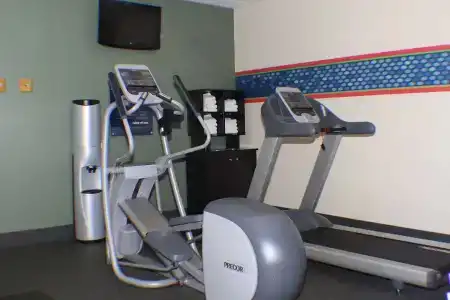 Hampton Inn West - 14