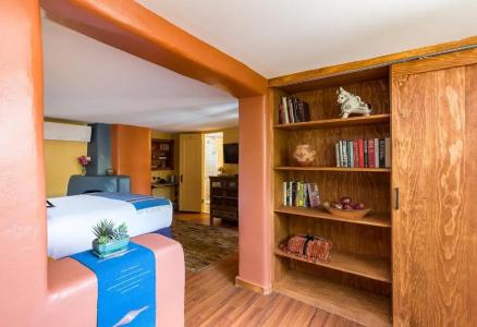 Inn of the Turquoise Bear - 4