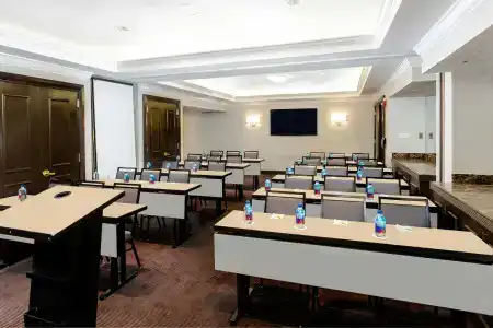 Courtyard By Marriott New York Jfk Airport - 17