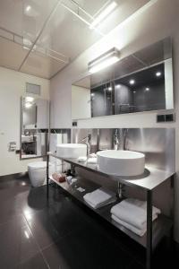 Old Town Square Residence by Emblem - 53