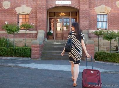 Rydges - 27