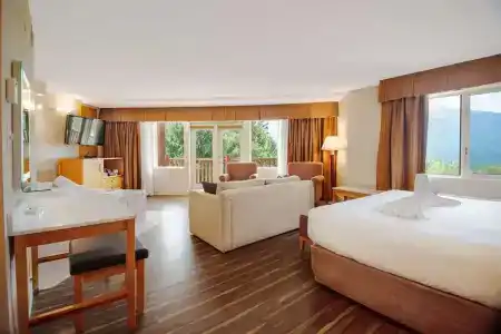 Coast Hillcrest - 74
