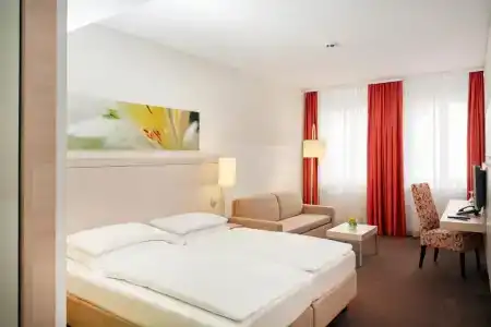H+ München - 15
