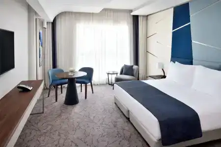 Mövenpick Downtown Dubai - 11