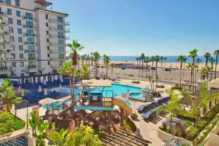The Waterfront Beach Resort, A Hilton - 213