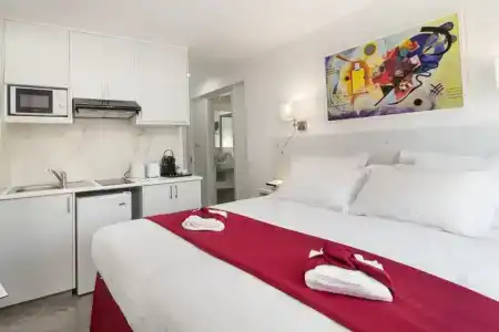 Art & Wine Studios and Apts - 102