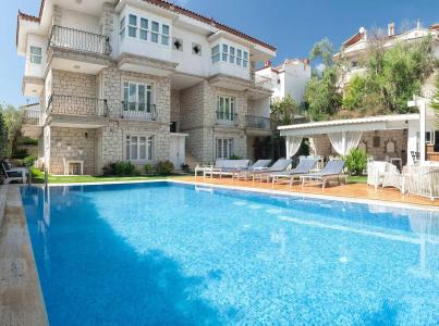 Derin Konak - Adults Only +12 - 14