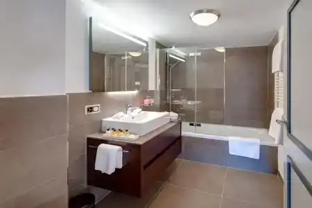 SchlossHouse Zermatt Wellbeing Rooms & Suites - 43