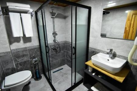 Sandal Otel - 76