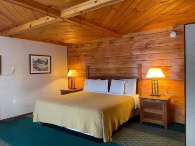 Lake Crest Inn - 36