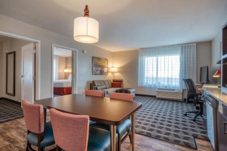 TownePlace Suites by Marriott Indianapolis Airport - 40