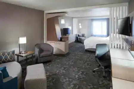 Courtyard by Marriott Alliance Town Center - 53