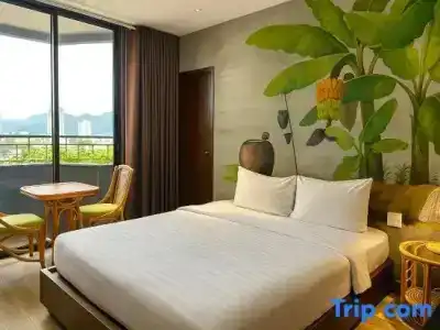 The Light & Spa - 81