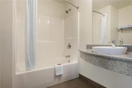 SureStay Plus by Best Western East - 42