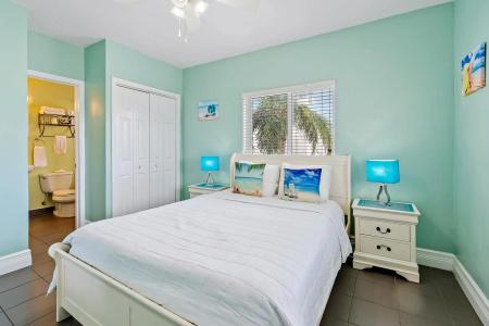 Hollywood Beachside Boutique Suite - 17