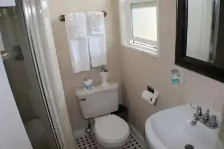 Seaside Laguna Inn & Suites - 7