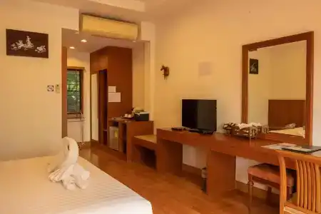 Sailom Bangsaphan - 15
