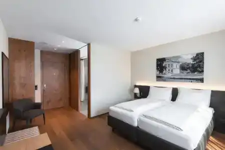 one66 (free parking garage) - 27