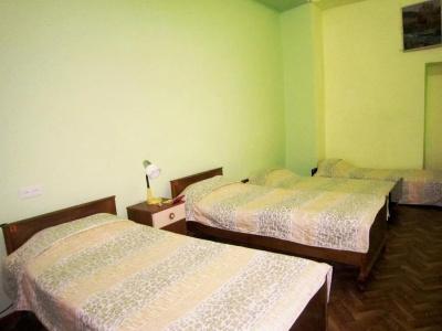 Kataryn Hostel - 0