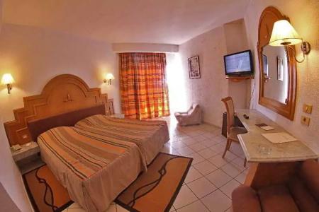 Riviera - Family and couples only - 26