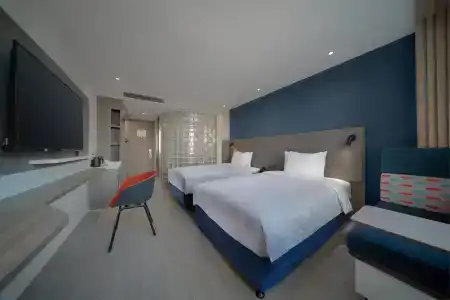 Holiday Inn Express Jinqiao Central, An Ihg - 2