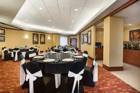 Courtyard by Marriott Downtown - 24