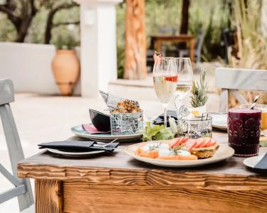 Can Vistabella Boutique Resort - 8