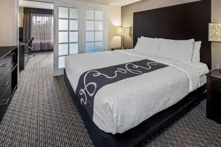 La Quinta by Wyndham Anaheim - 22