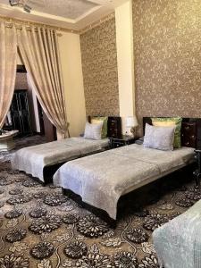 Caravan Castle Boutique - 77