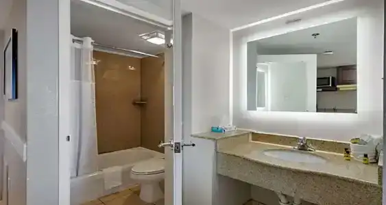 Best Western Plus Holiday Sands Inn & Suites - 69