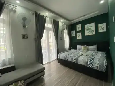 Lucas Inn - 76