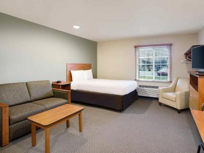 WoodSpring Suites - 12