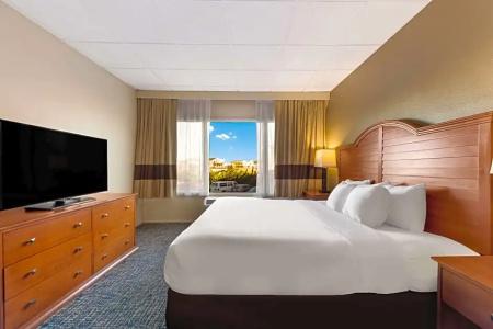 Comfort Inn South Oceanfront - 43