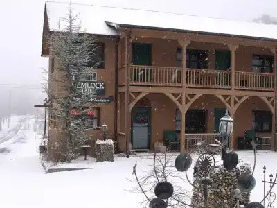 Hemlock Inn - 19