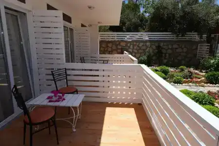 Neruda Pension - 48