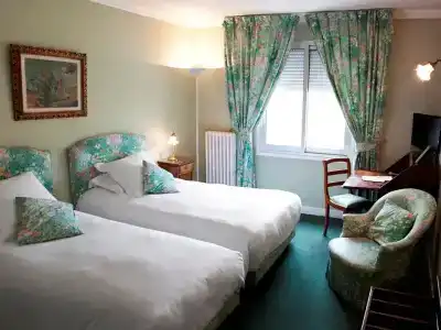 Hostellerie Du Grand Saint Antoine - 29