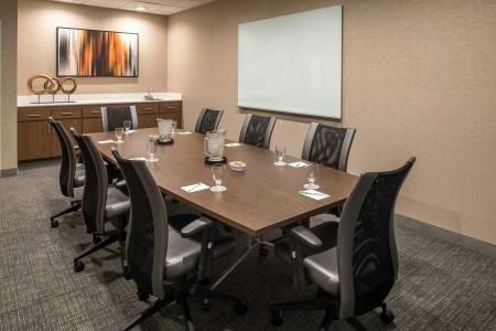 Courtyard by Marriott Portland North - 14